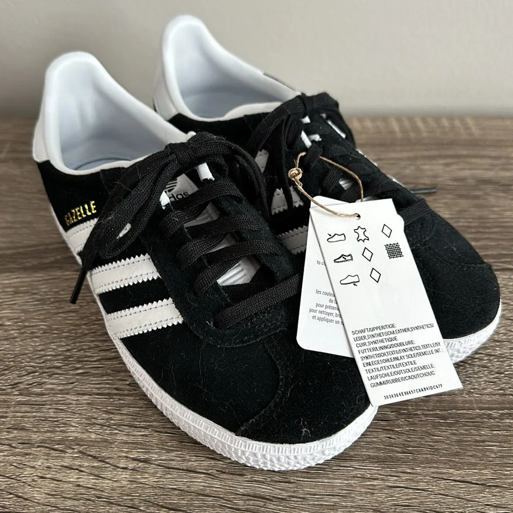 Kid’s Adidas OG Gazelle Grade School Sneaker Size 1 in Black and White